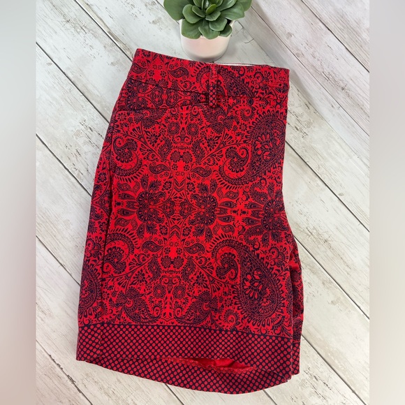 Lands' End Shorts Womens Size 10 Red Blue Paisley Print Mid Rise Stretch Casual - Picture 10 of 12